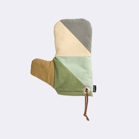 Triangle Oven Mitt